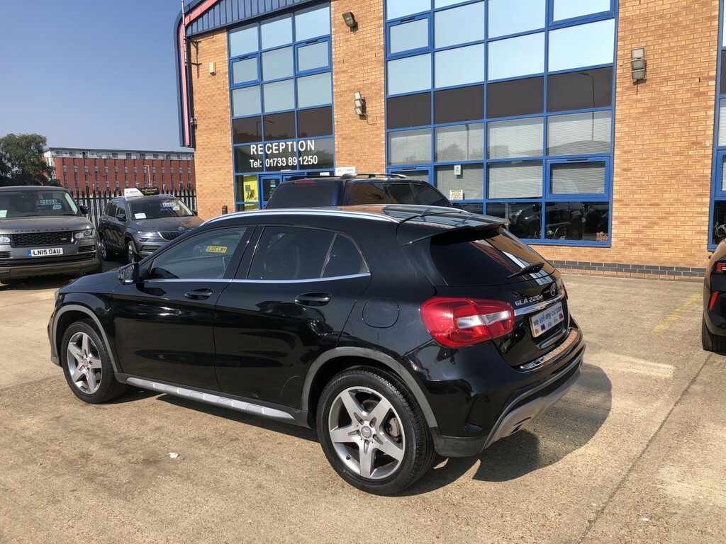 Mercedes-Benz GLA Class Suv 2.1 Gla220d Amg Line 2016 Black #4