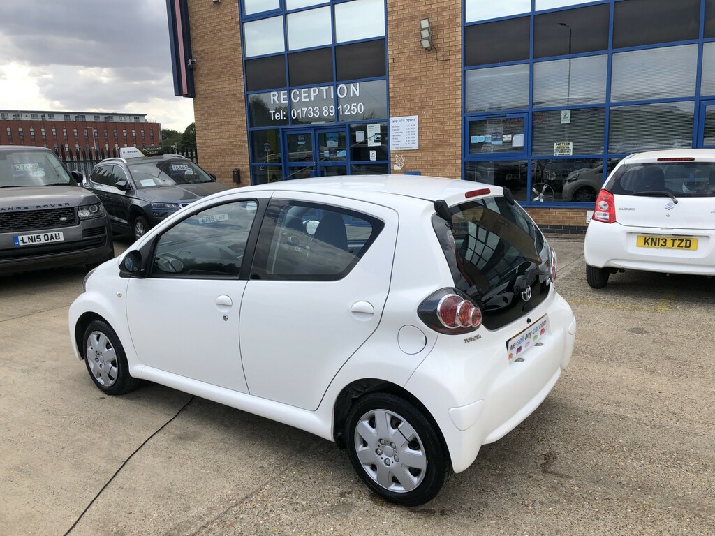 Toyota Aygo 1.0 Vvt-i Ice White #6