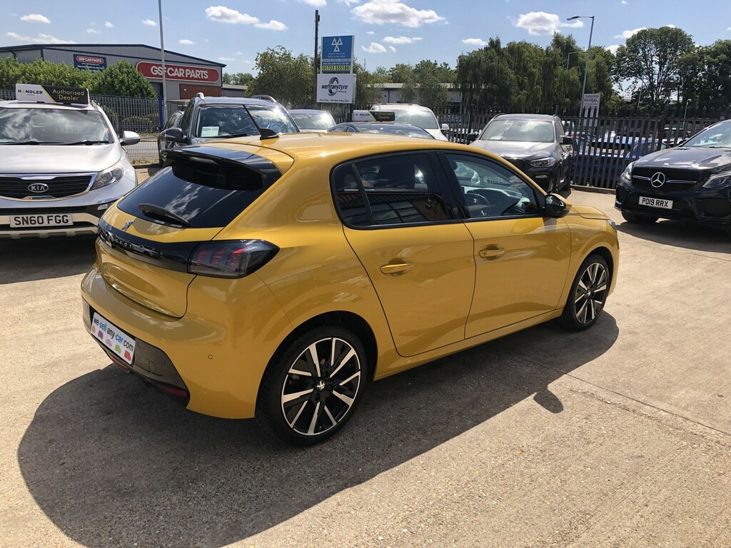 Peugeot 208 1.2 Puretech Allure Yellow #6