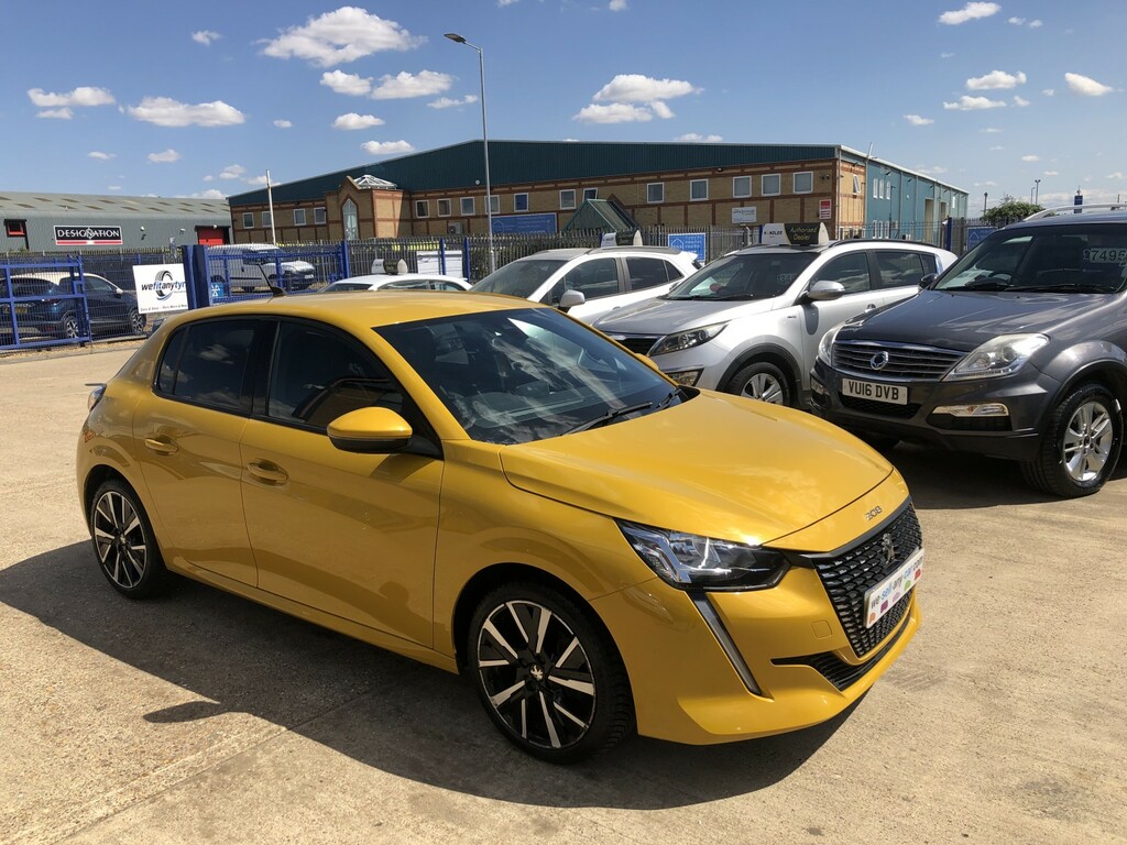 Peugeot 208 1.2 Puretech Allure Yellow