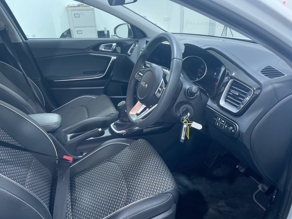 Kia Xceed 1.0T Gdi Isg 113 Pure WR75FSO White #3