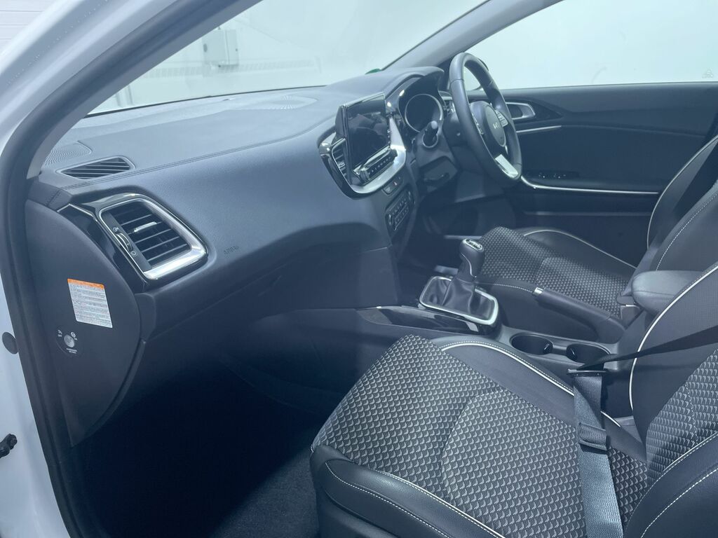 Kia Xceed 1.0T Gdi Isg 113 Pure WR75FSN White #5