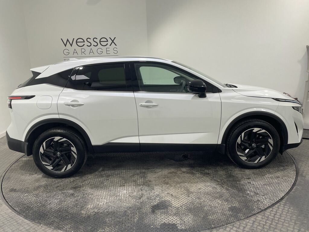Nissan Qashqai 1.3 Dig-t Mh 140 N-connecta 52024 WM75YHP White #4