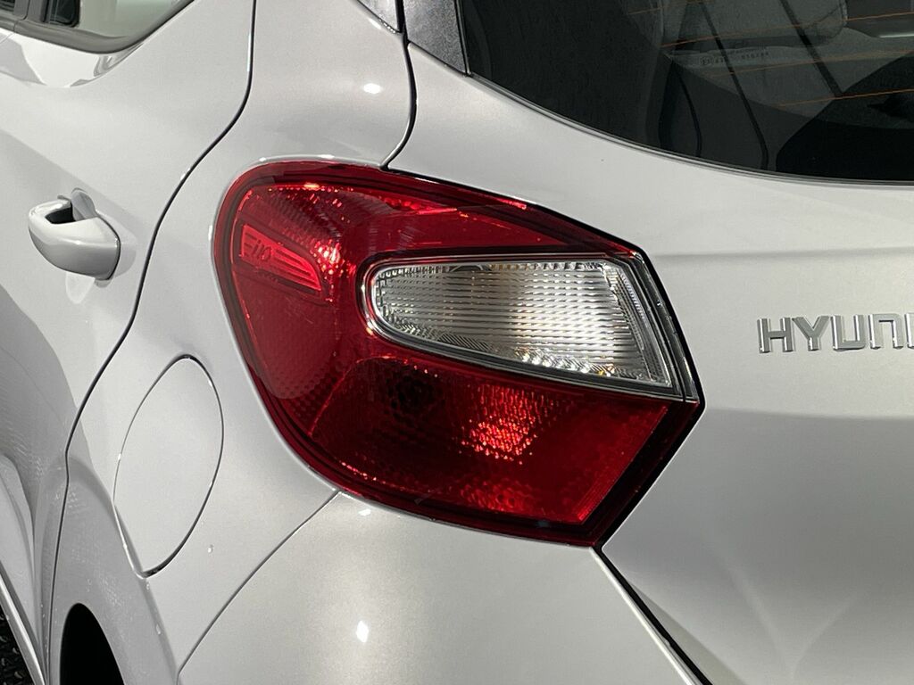 Hyundai I10 1.0 Premium Euro 6 Ss White #22