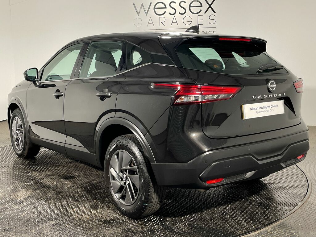 Nissan Qashqai 1.3 Dig-t Mh 158 Acenta Premium Xtronic Black #4