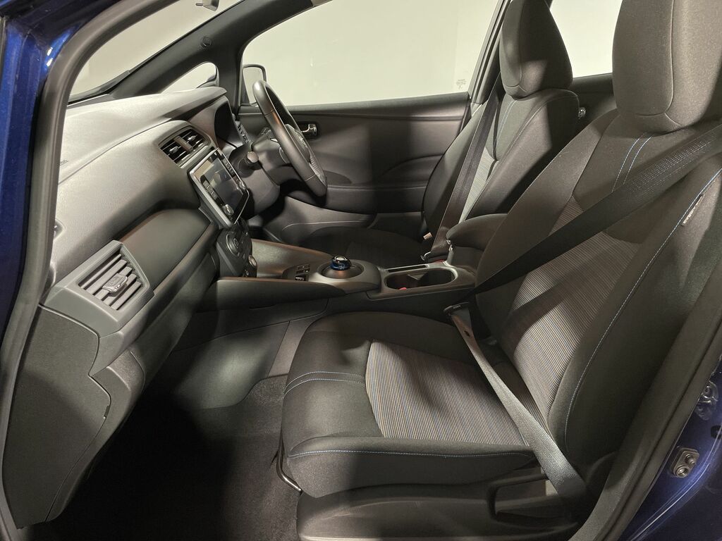 Nissan Leaf Tekna Grey #25