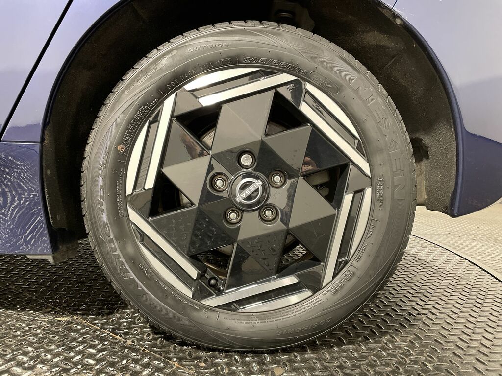 Nissan Leaf Tekna Grey #9