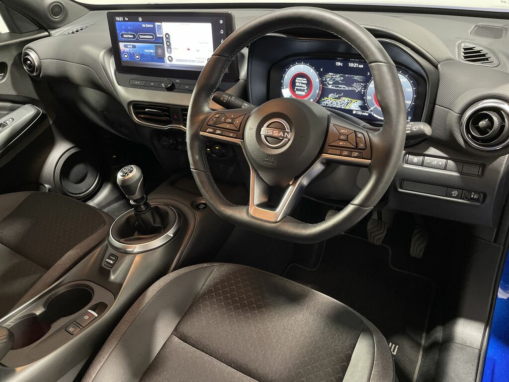 Nissan Juke Hatchback Black #39