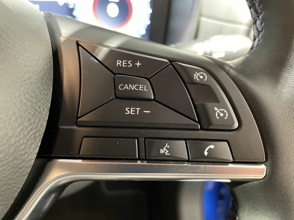 Nissan Juke Hatchback Black #48