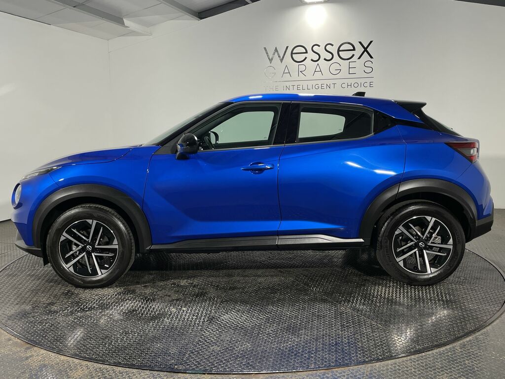 Nissan Juke Hatchback Black #15