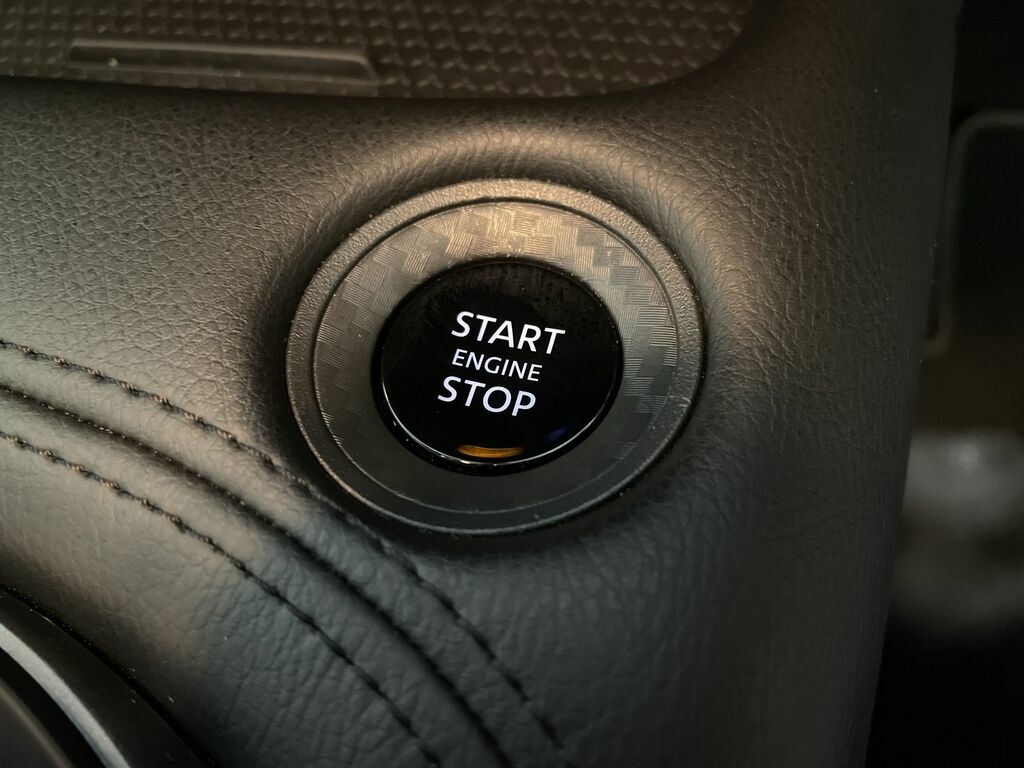 Nissan Juke Hatchback Black #41