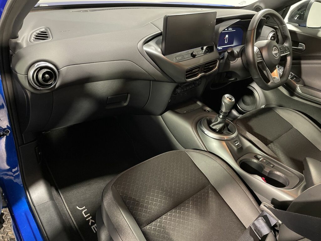 Nissan Juke Hatchback Black #23