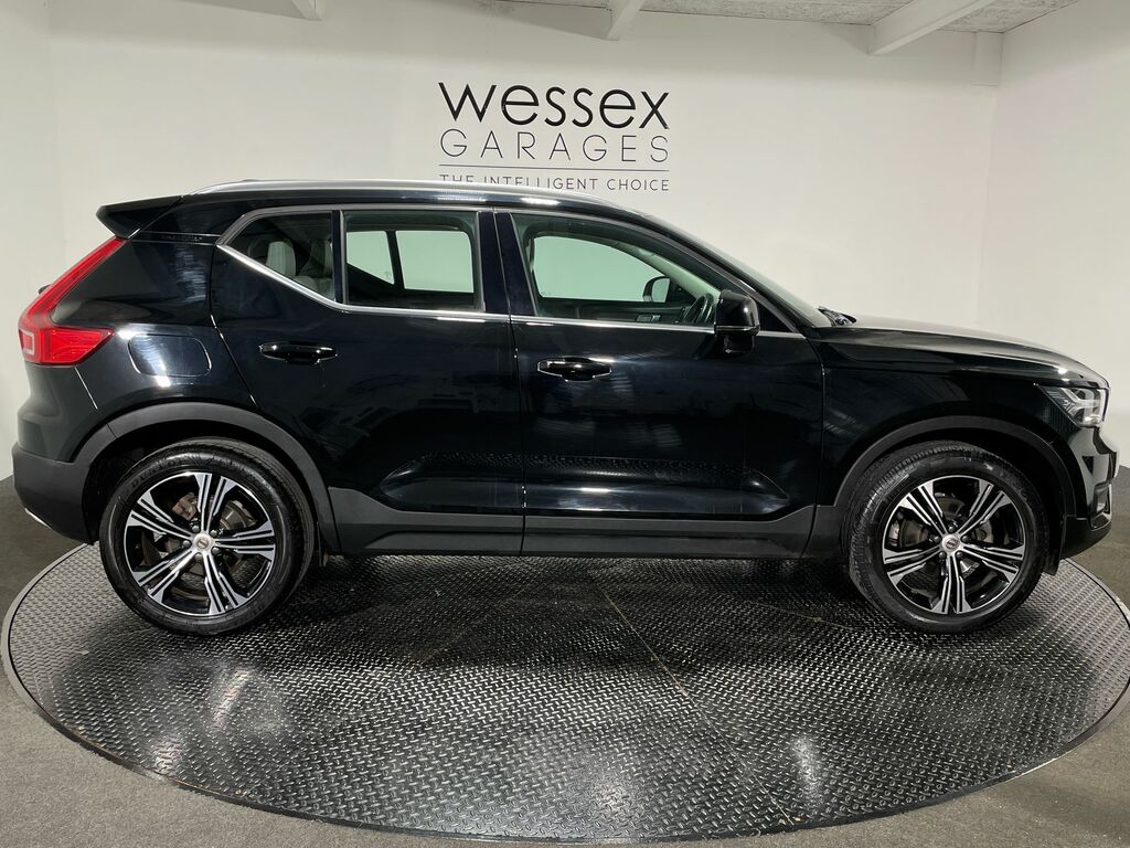 Volvo XC40 1.5 T3 163 Inscription Pro Black #3