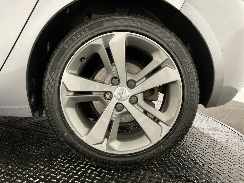 Peugeot 308 Tech Edition Red #8