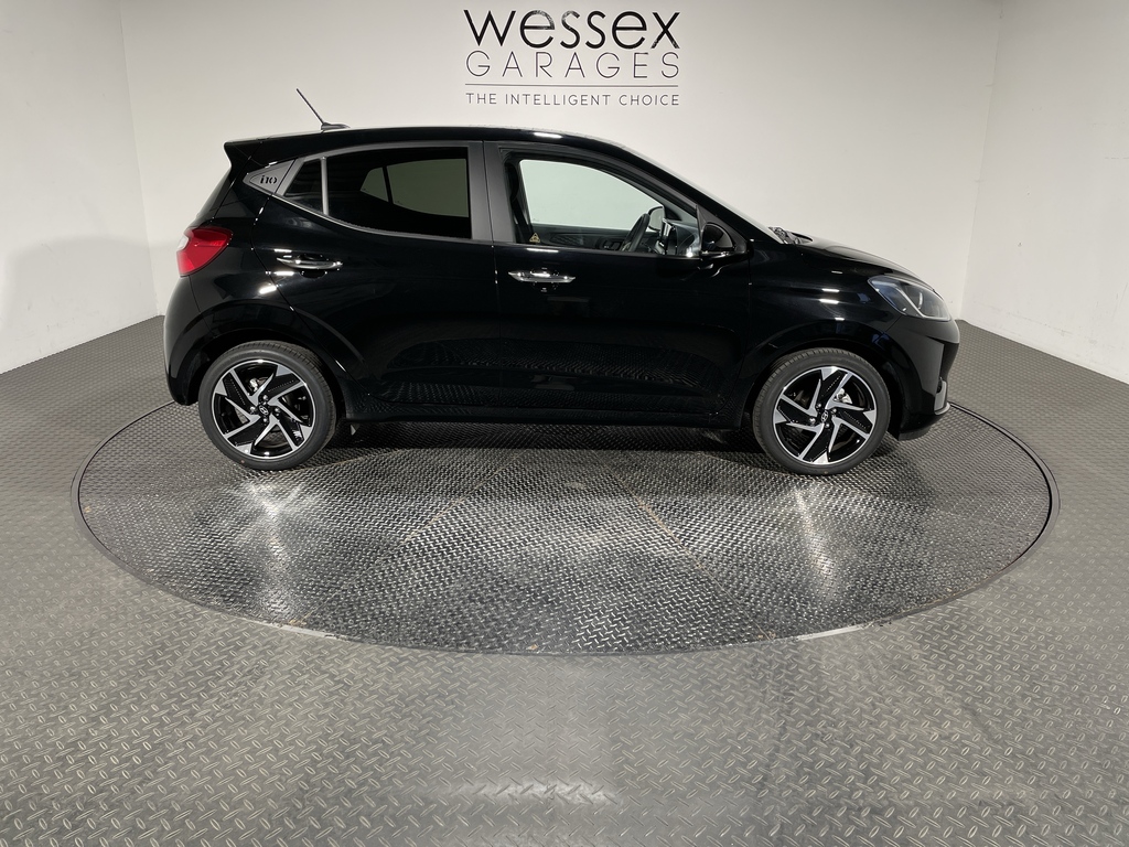 Hyundai I10 1.0 63 Premium Nav 52024 CJ75LSD Black #3