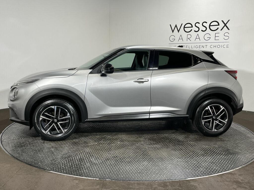 Nissan Juke Tekna Black #9