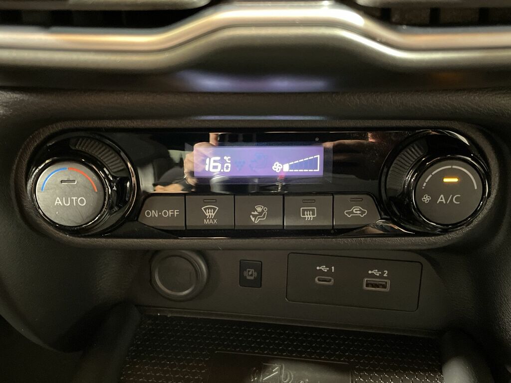 Nissan Juke Tekna Black #31