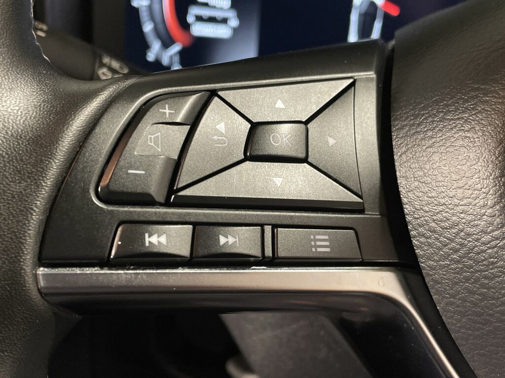 Nissan Juke Tekna Black #37