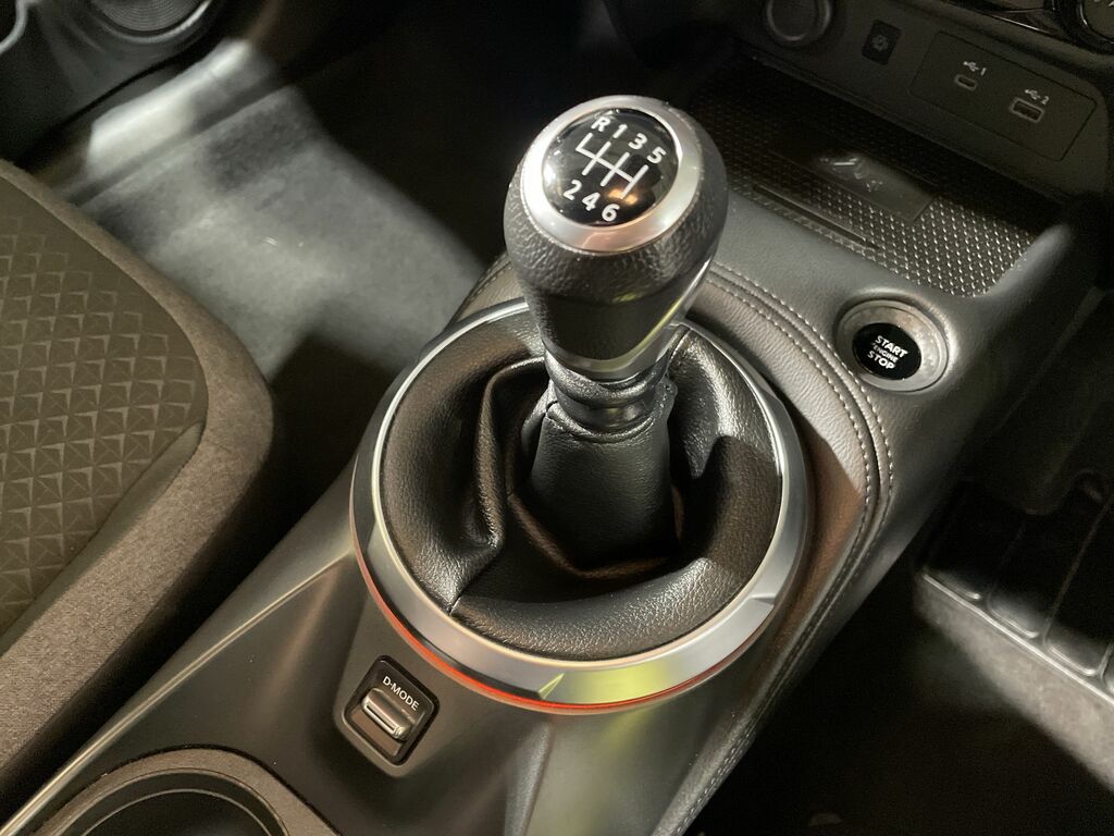 Nissan Juke Tekna Black #32