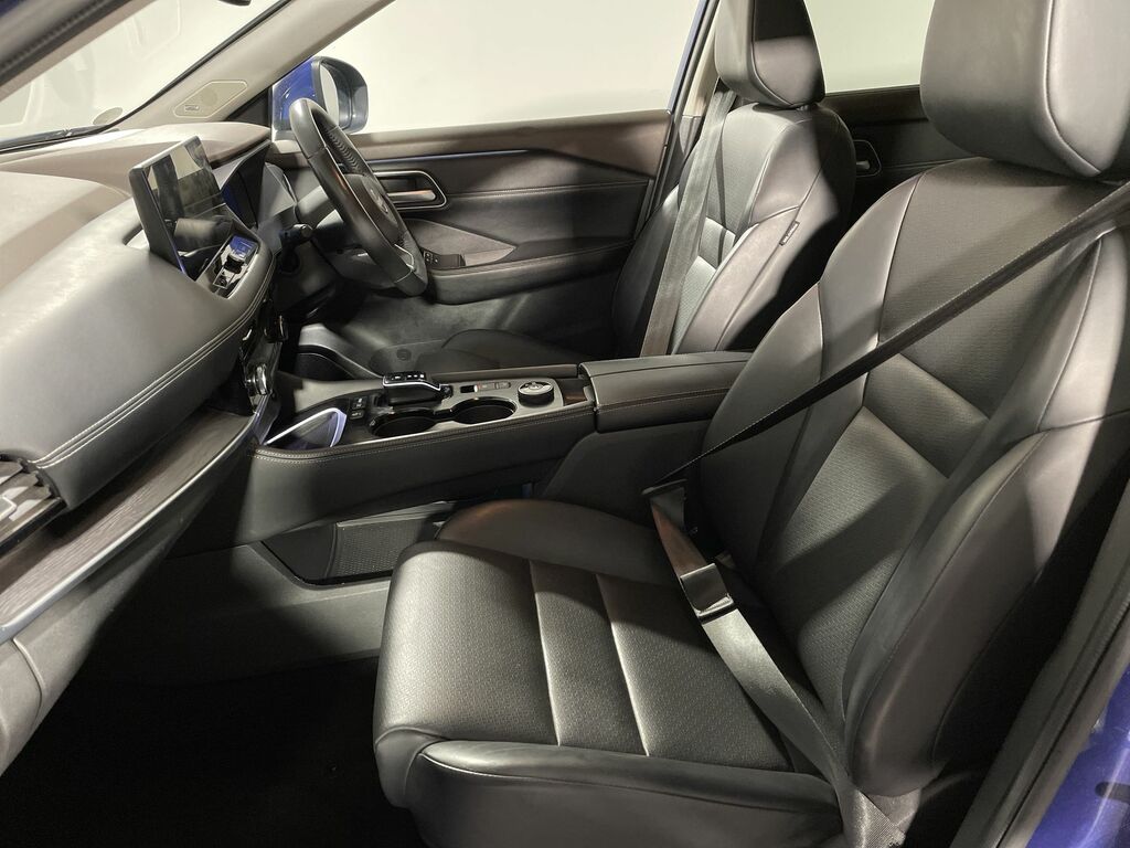 Nissan X-Trail Tekna Silver #25