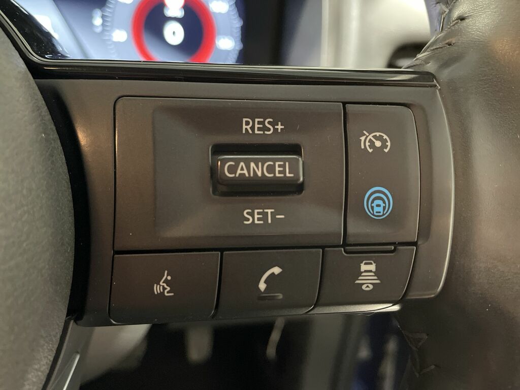 Nissan X-Trail Tekna Silver #48