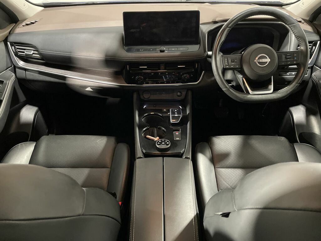 Nissan X-Trail Tekna Silver #28