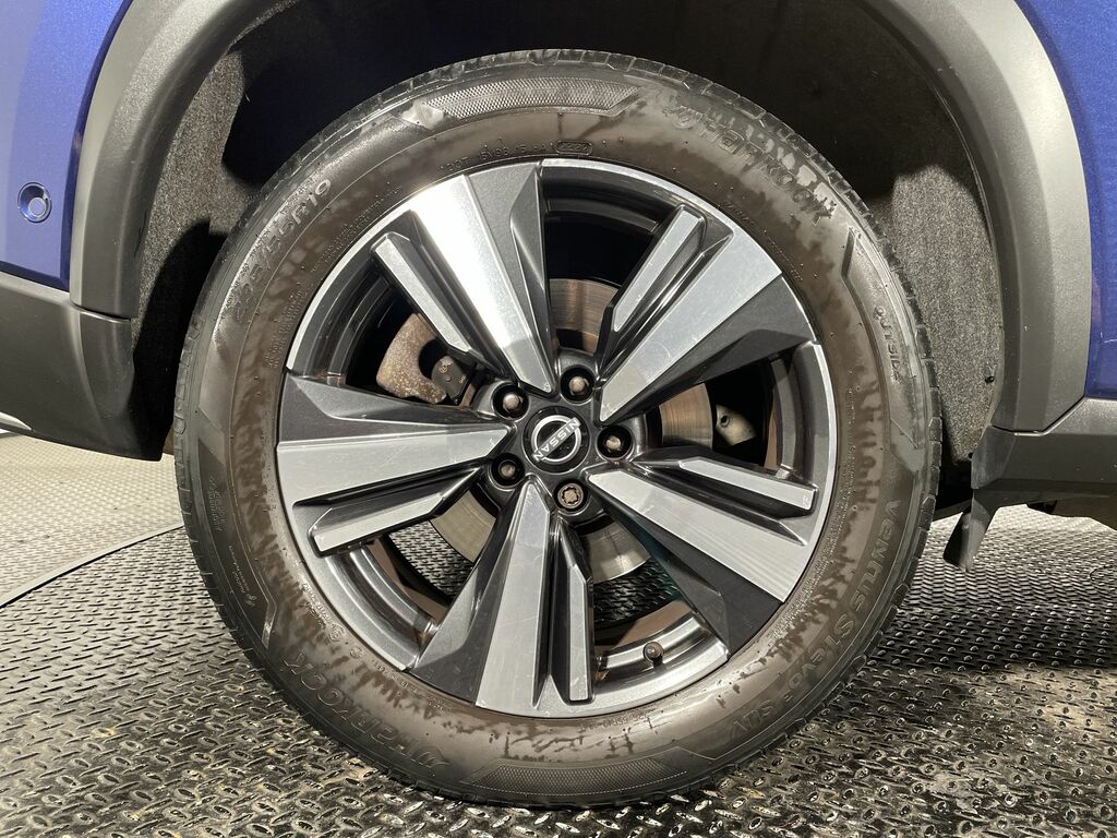 Nissan X-Trail Tekna Silver #10