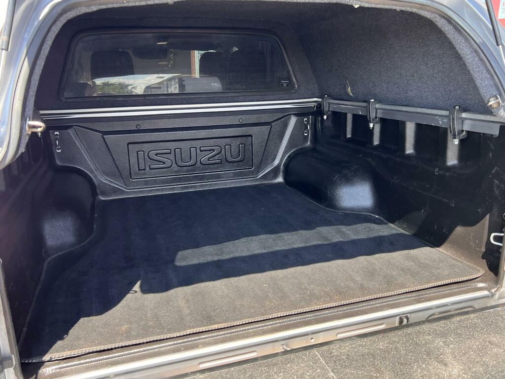 Isuzu D-Max V-cross Auto Grey #49