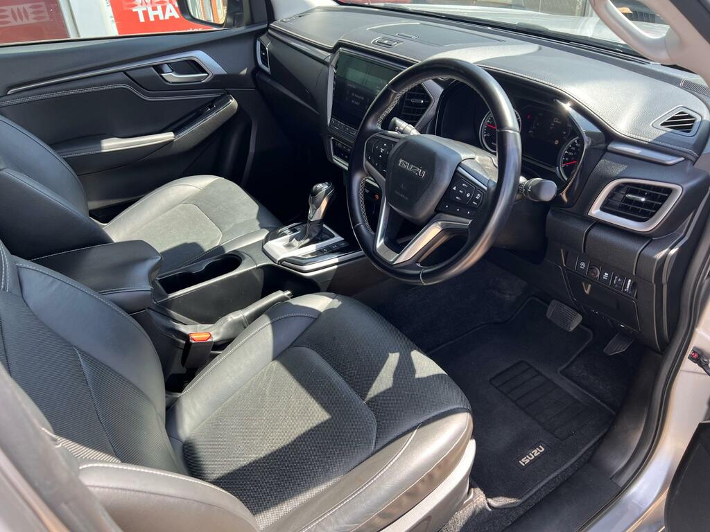 Isuzu D-Max V-cross Auto Grey #37