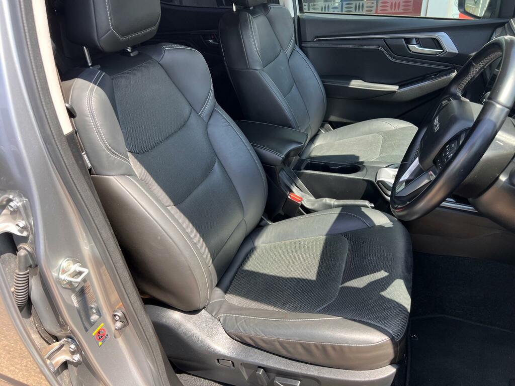 Isuzu D-Max V-cross Auto Grey #38