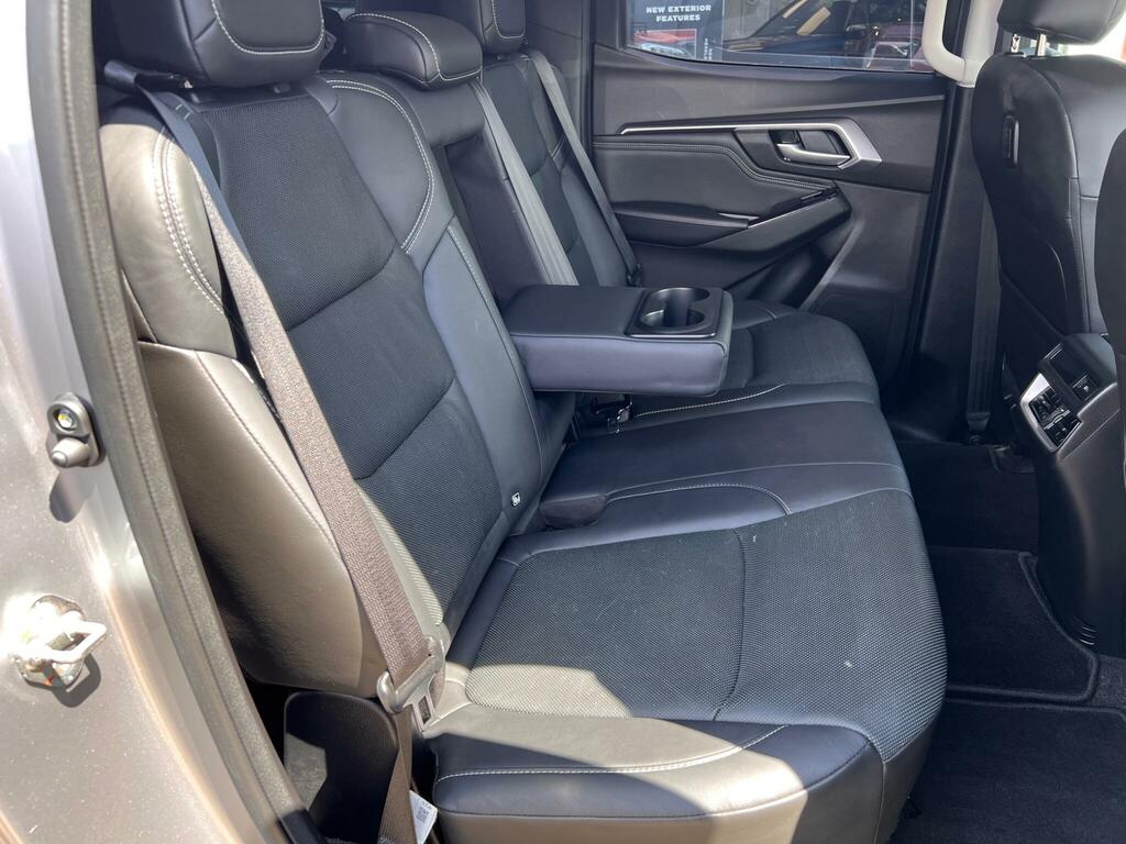 Isuzu D-Max V-cross Auto Grey #47