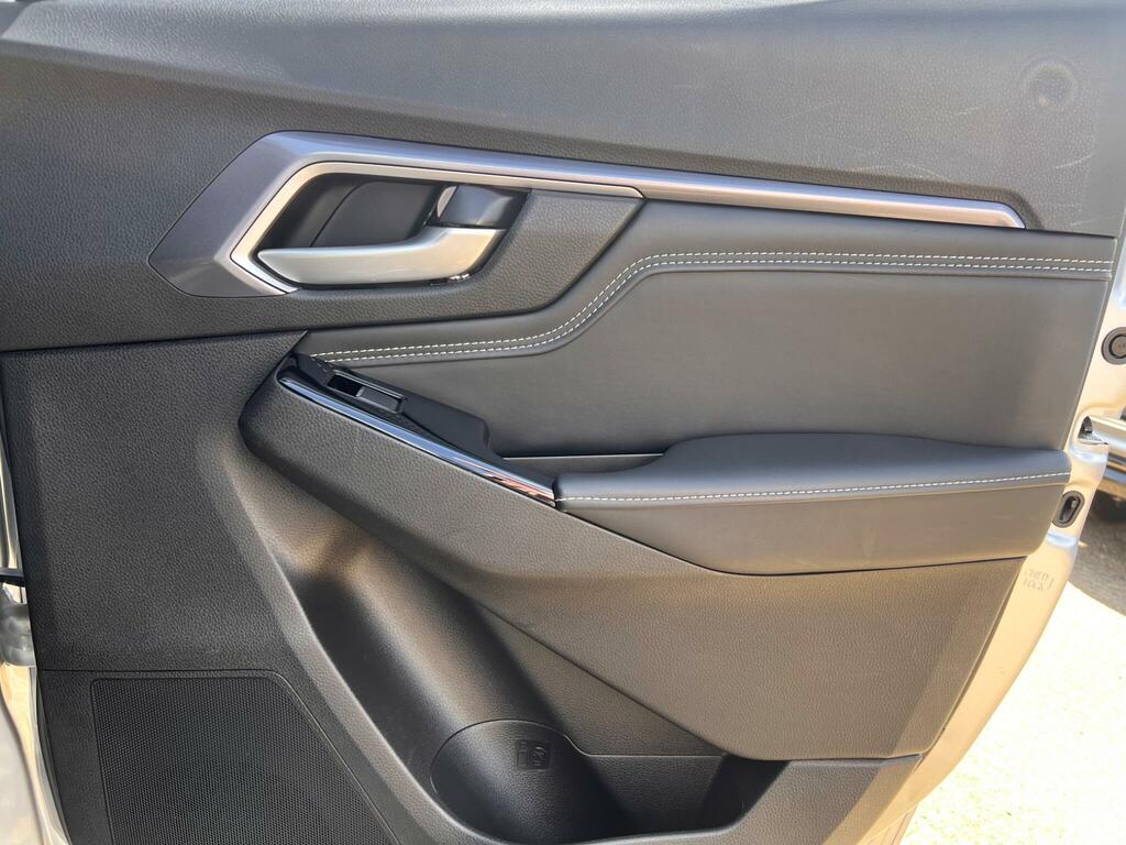 Isuzu D-Max V-cross Auto Grey #48