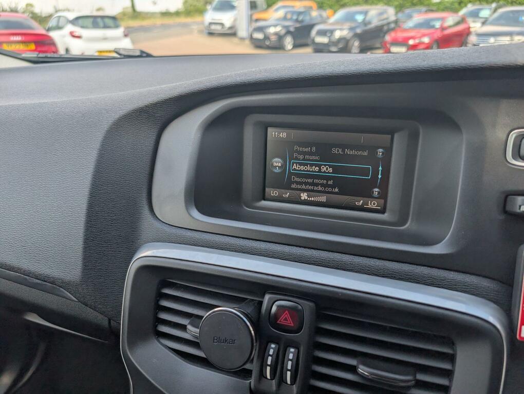 Volvo V40  White #27