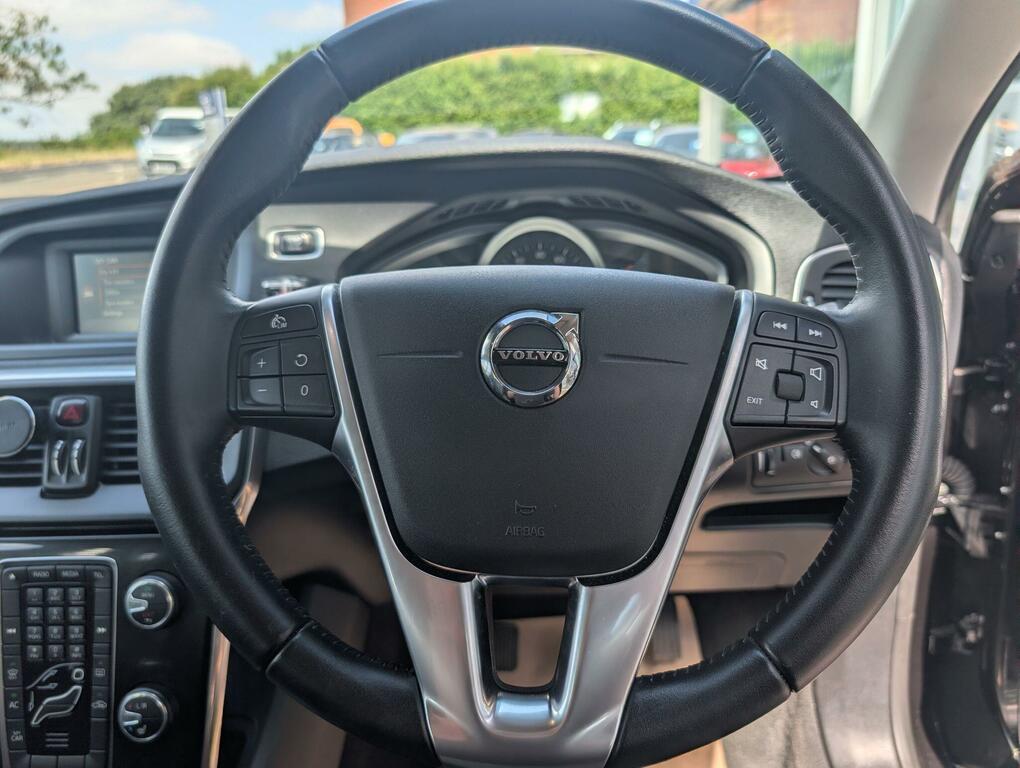 Volvo V40  White #31