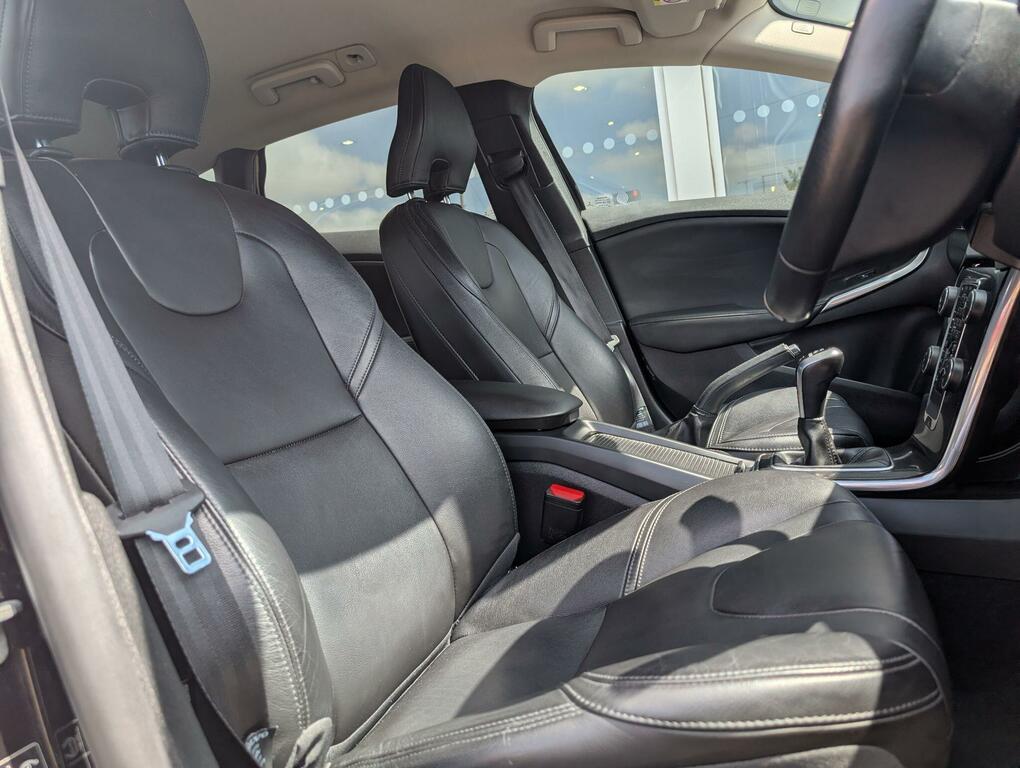 Volvo V40  White #15