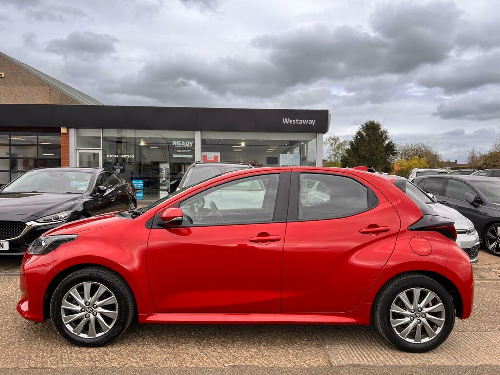 Toyota Yaris 1.5 Hybrid Icon Cvt Red #5