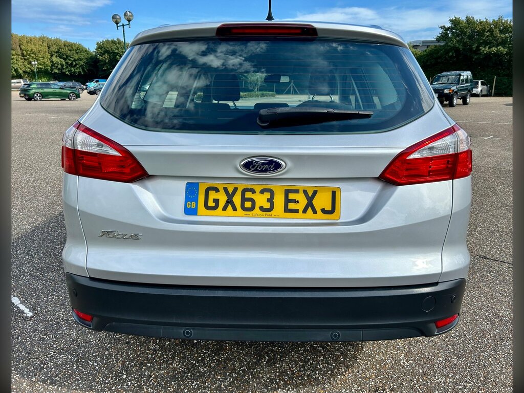 Ford Focus 1.6 Titanium Estate Powershift Euro 5 Silver #2