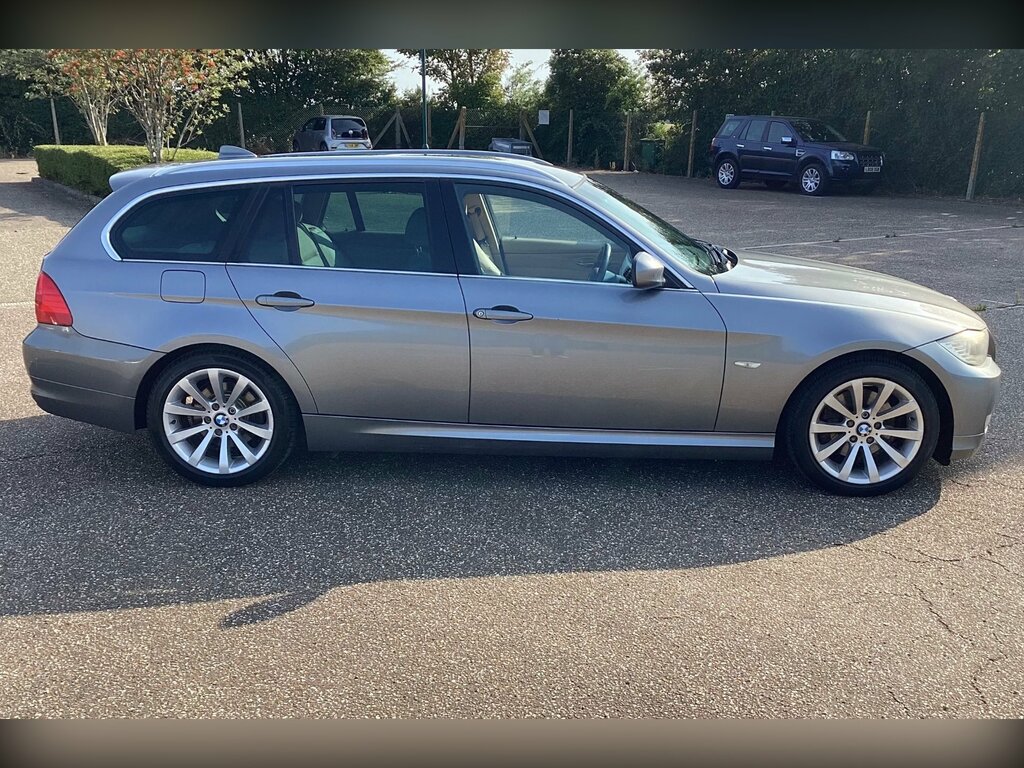 BMW 3 Series 2.0 320D Exclusive Edition Touring Manu Grey #4