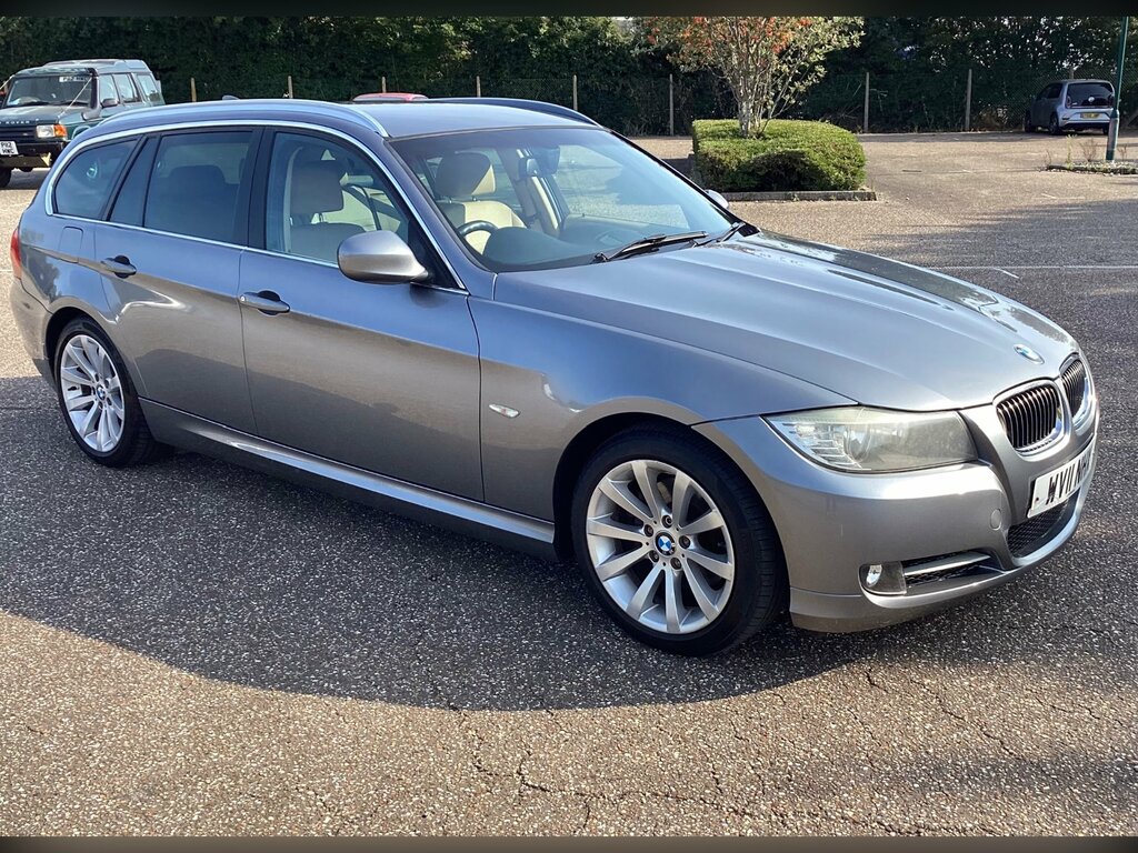 BMW 3 Series 2.0 320D Exclusive Edition Touring Manu Grey
