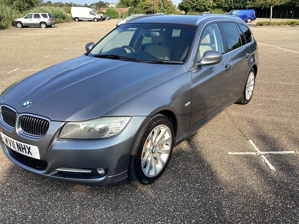 BMW 3 Series 2.0 320D Exclusive Edition Touring Manu Grey #2