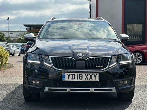 Skoda Octavia 2.0 Tdi Scout YD18XXY Black #2