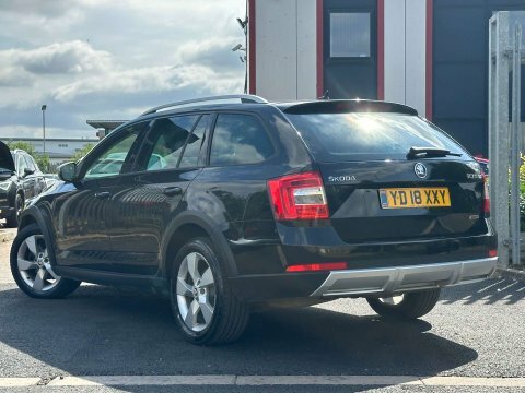 Skoda Octavia 2.0 Tdi Scout YD18XXY Black #6