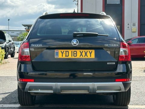 Skoda Octavia 2.0 Tdi Scout YD18XXY Black #5