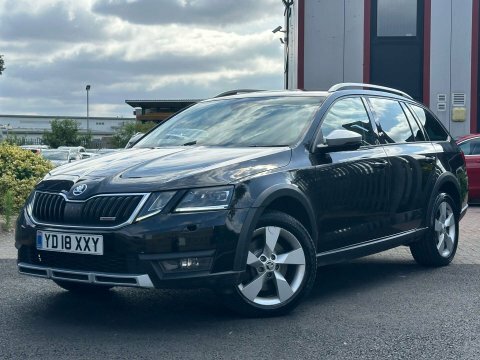 Skoda Octavia 2.0 Tdi Scout YD18XXY Black #3