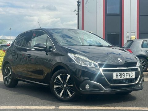 Peugeot 208 1.2 Puretech Tech HR19FVG Black