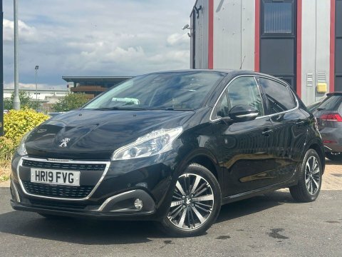 Peugeot 208 1.2 Puretech Tech HR19FVG Black #3