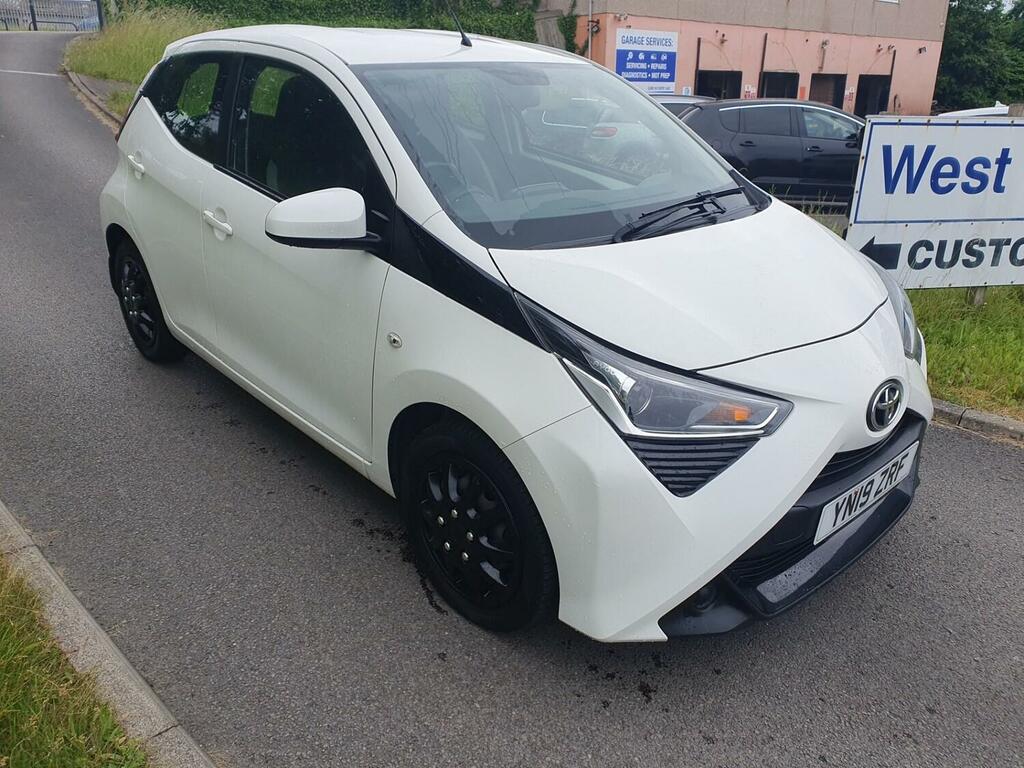 Toyota Aygo 1.0 Vvt-i X-play White #3