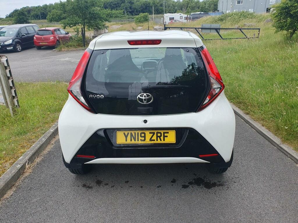 Toyota Aygo 1.0 Vvt-i X-play White #5