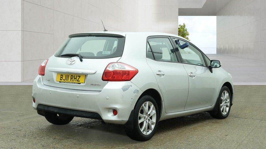 Toyota Auris 1.6 V-matic Tr Euro 5 Silver #4