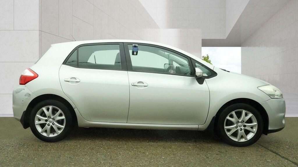 Toyota Auris 1.6 V-matic Tr Euro 5 Silver #5